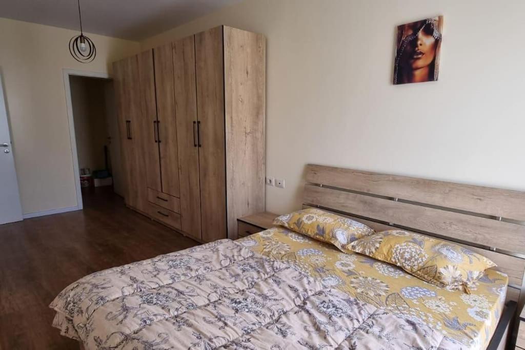 New & Great Located Apartment Near Center Тирана Екстер'єр фото